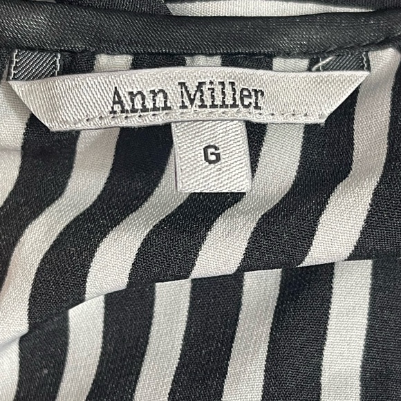 Ann Miller Women’s Size Small (G) Long Sleeve Keyhole Neck Tie Waist Striped Top - Picture 8 of 8
